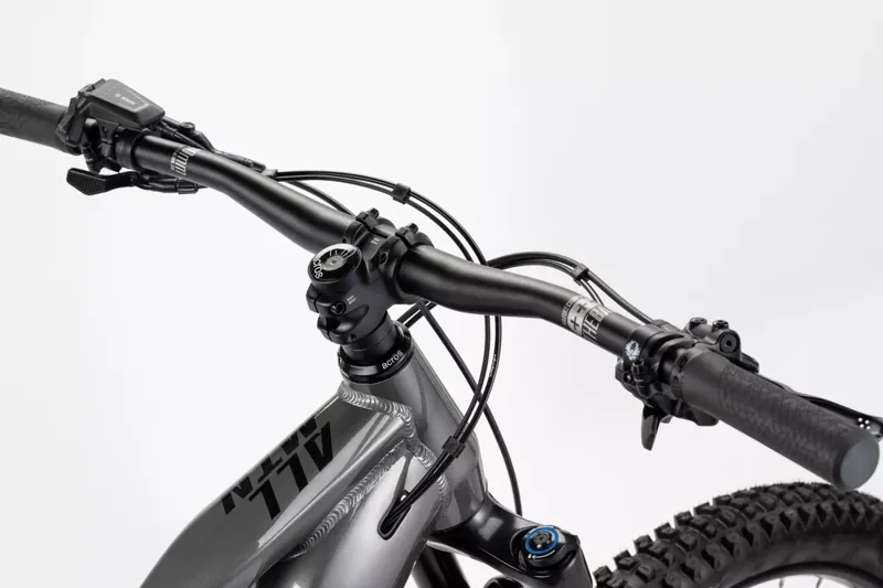 Haibike Allmtn 4 eMountain Bike in Silver/Red/Black-2