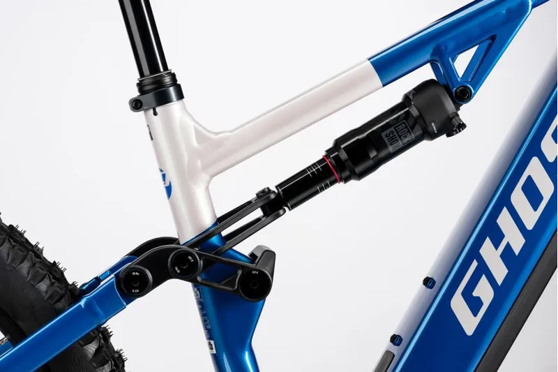 Ghost E-AXS Universal High 2026 in Candy Blue Coffee Arctic Dust-2