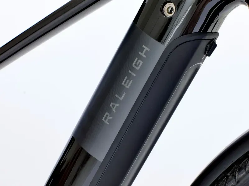 Raleigh Novus Crossbar Derailleur Gear E-Bike in Black-3