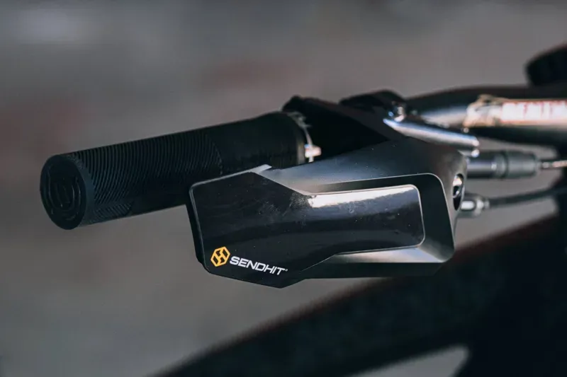 Sendhit Nock V3 Hand Guard Pair in Black-13